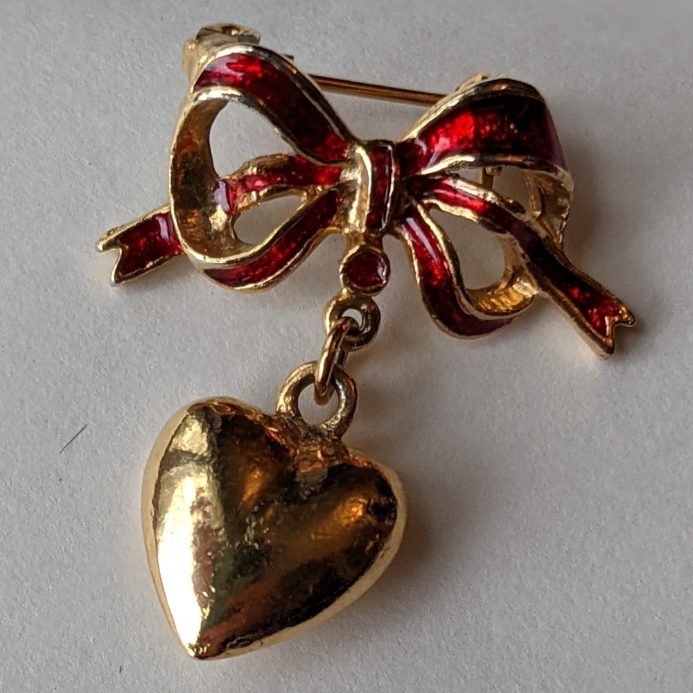 Red Enamel Ribbon Brooch Dangling Heart Polished Gold Tone Vintage Pin